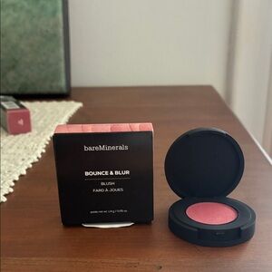 Bare Minerals bounce and blur blush NWT colour is mauve sunrise